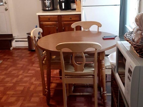 Eat in kitchen