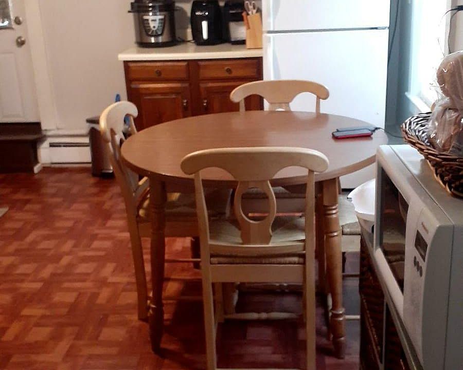 Eat in kitchen