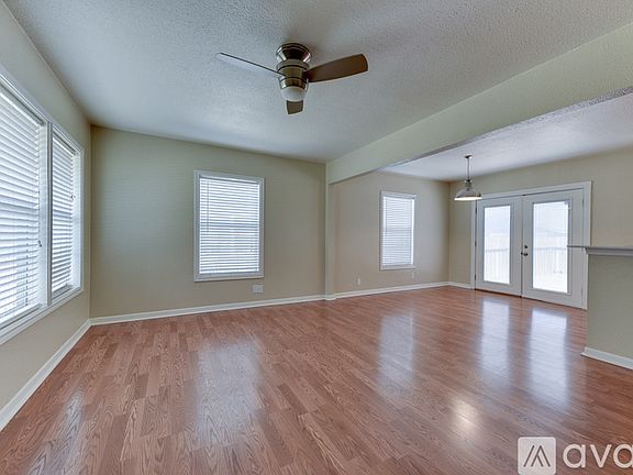 2nd image of 427 N Meadowlane Dr #1