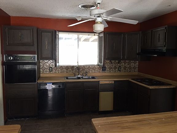 5th image of 1004 De Bremond Dr