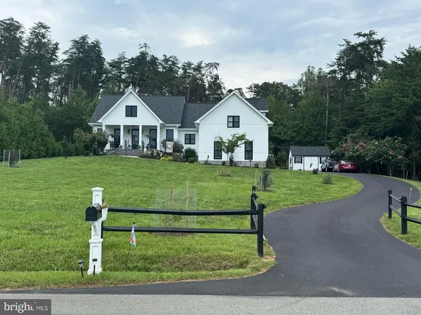 151 Park Way Ave, Moneta, VA 24121