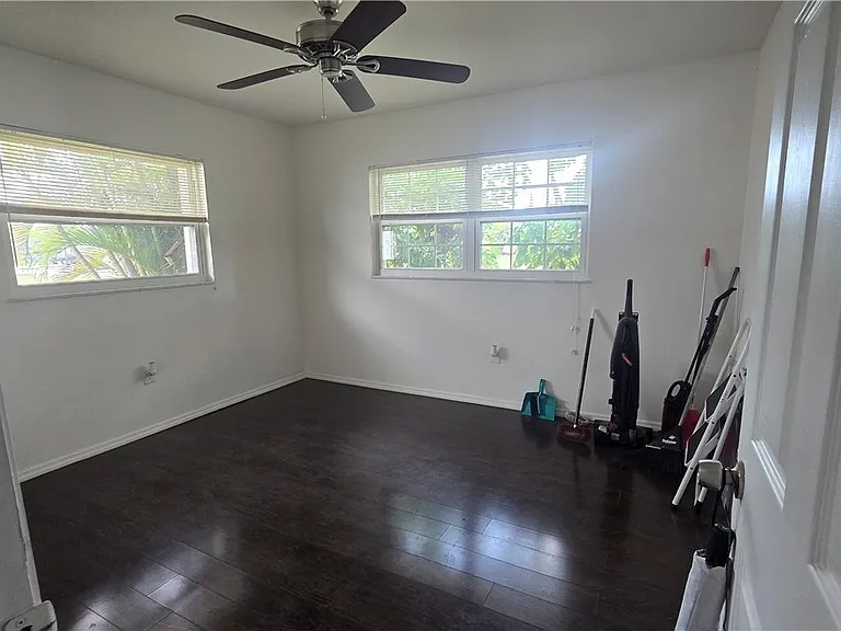 18079 Constitution Cir — Photo 11