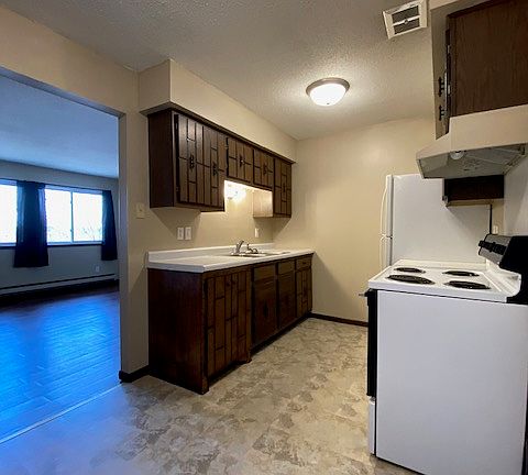 3rd image of 316 Wilson St W #7NORWOOD