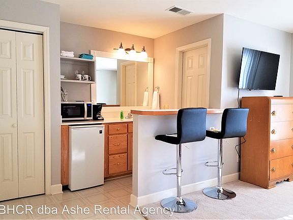3rd image of 119 Birkdale Ct #A6