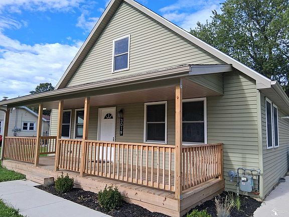 2nd image of 3019 8th St