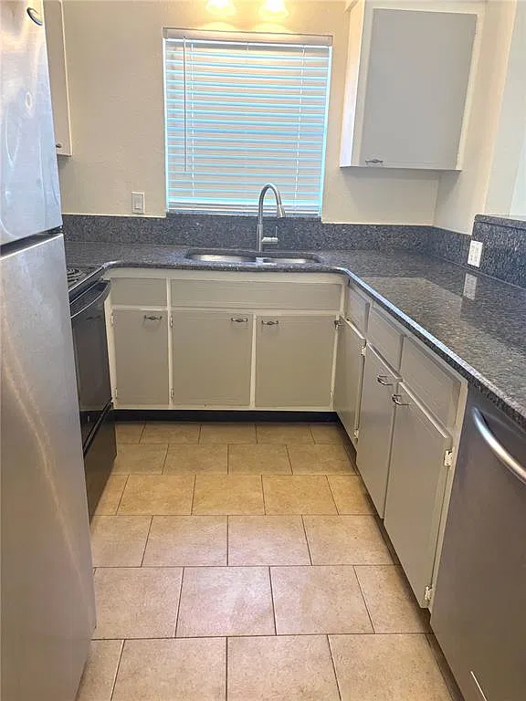 2 bed, 1.0 bath, 975 sqft, $1,500 — Photo 4