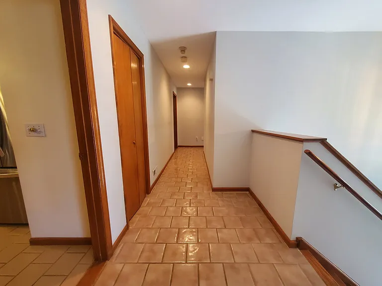 302 Westwood Rd — Photo 7