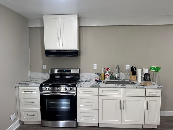 4th image of 340 W Caroline Ct #B