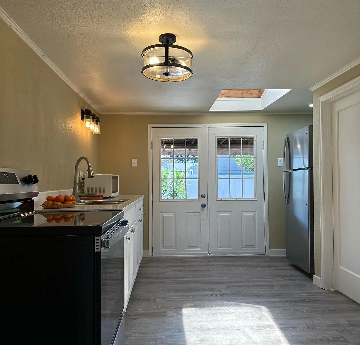 602 Cedar Ave — Photo 1