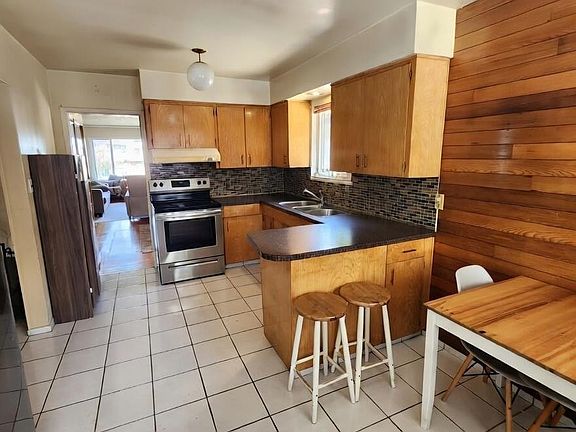 5th image of 3312 Queens Ave