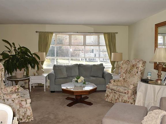 5th image of 11 Lisbon Ave