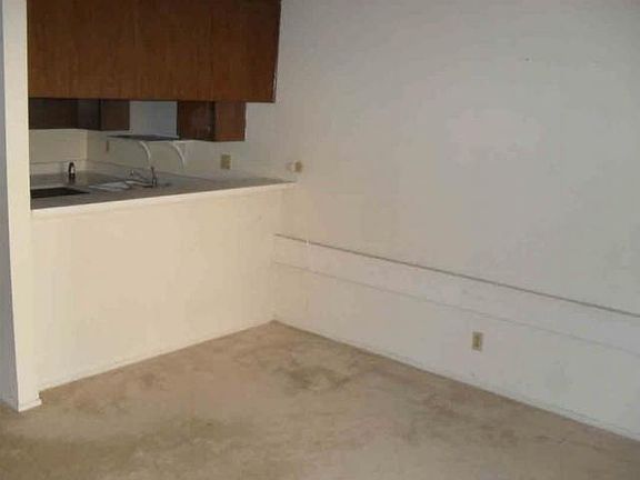 5th image of 118 Casuda Canyon Dr APT 0D
