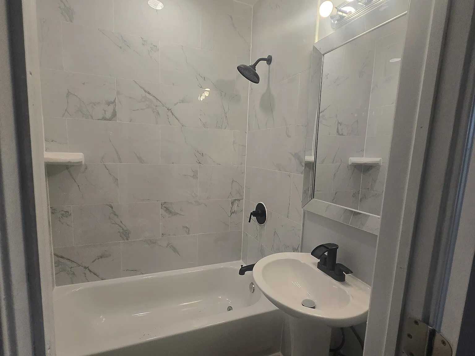 2 bed, 2.5 bath, 1120 sqft, $2,000 — Photo 1