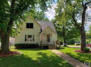 1101 SW Macvicar Ave, Topeka, KS 66604