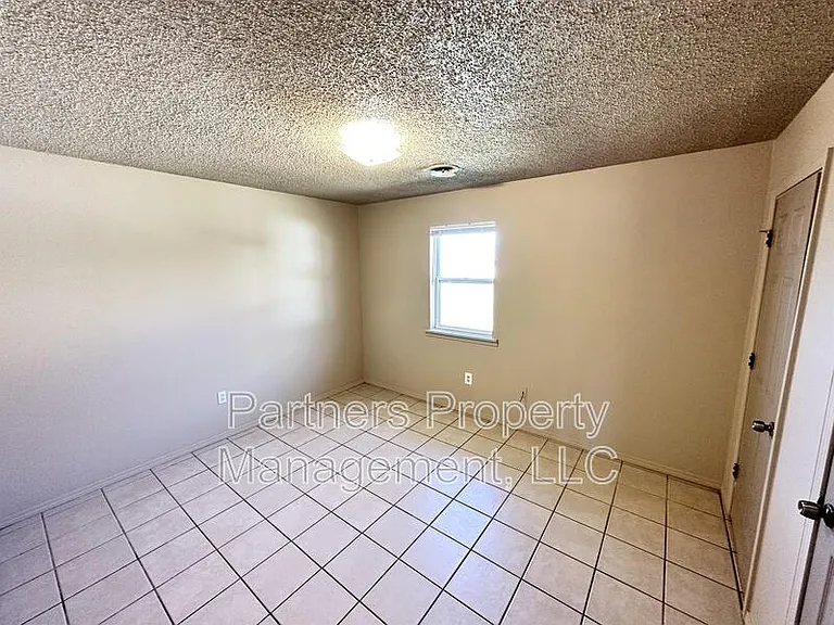 97 Pine Ave #3 — Photo 11