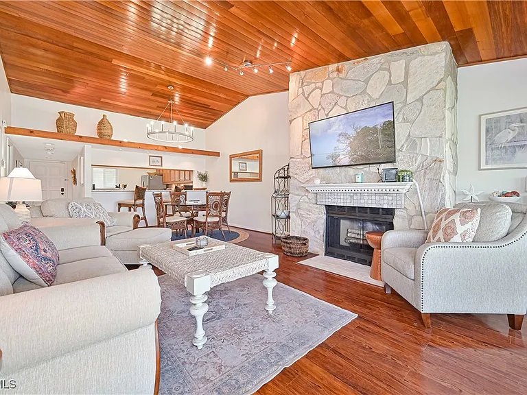 16650 Partridge Place Rd #204 — Photo 9