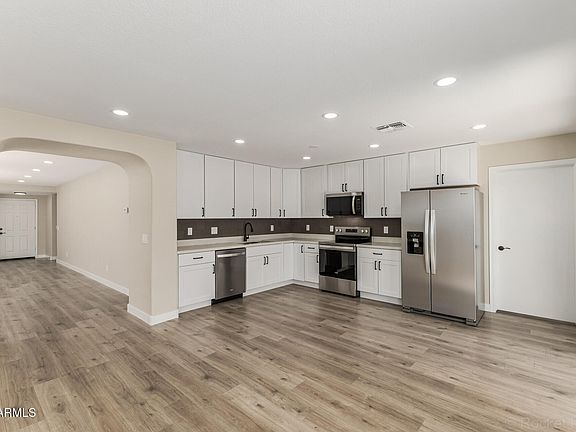 3rd image of 16501 N DURBIN Drive