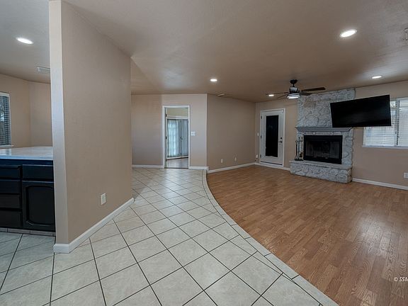 4th image of 733 Ginger Ave