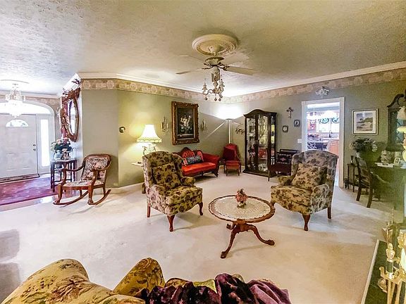 4th image of 1404 Oak Hill Dr