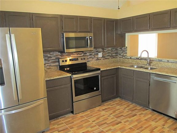 3rd image of 1036 Manigan Ave