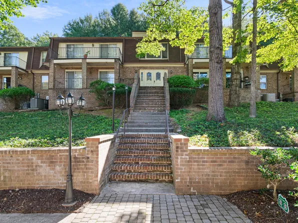 3406 Kim Ct APT B26, Roanoke, VA 24018