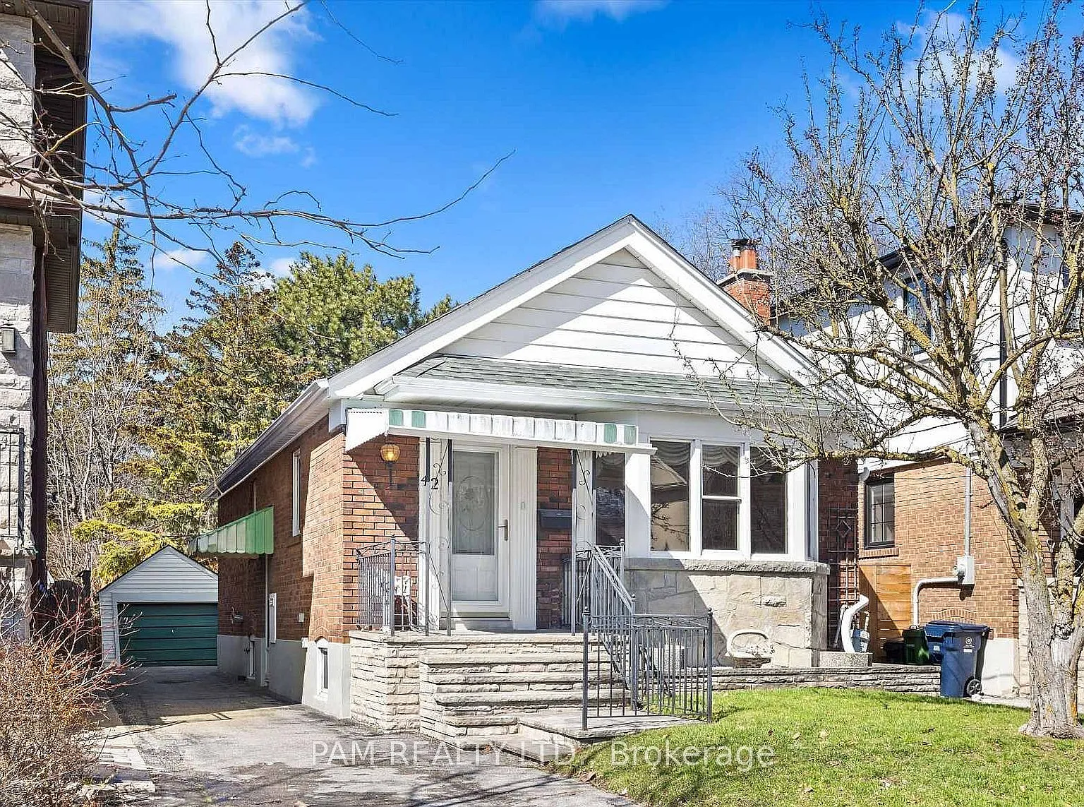2 bed, $3,200 — Photo 1