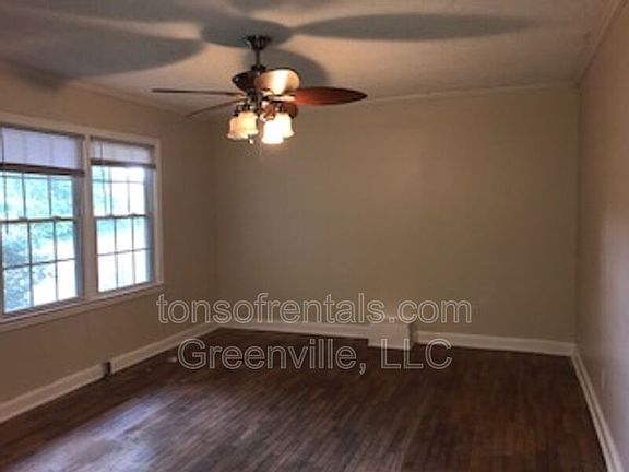 3rd image of 8223 Maxwell Cir
