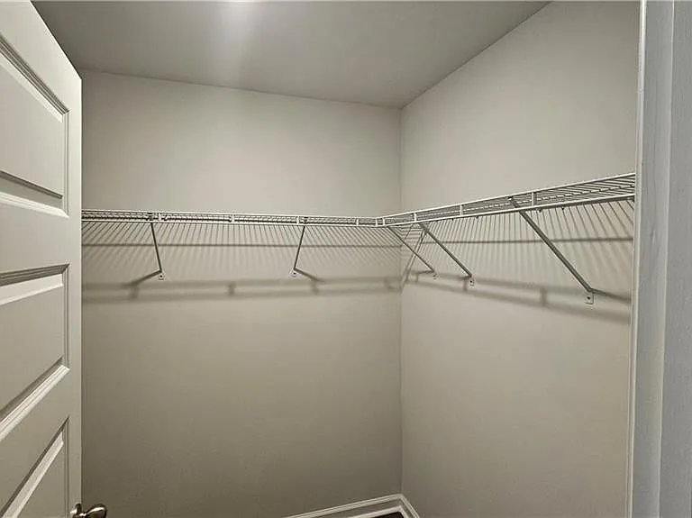 511 Autumns Wood Cir W — Photo 18