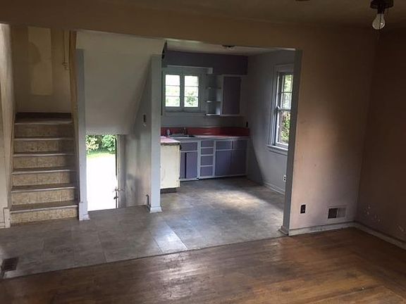 3rd image of 1604 California Ave