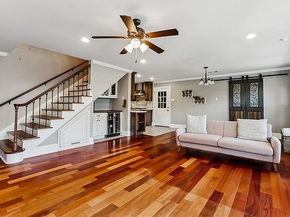 4th image of 1425 Melody Dr