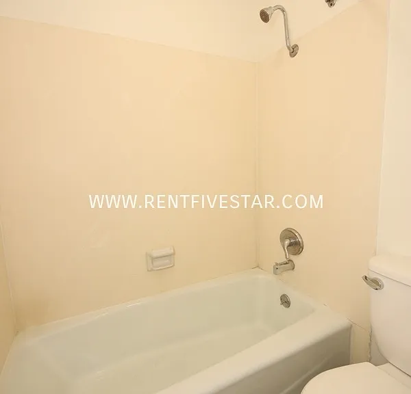 809 S 4th Ave #15 — Photo 8