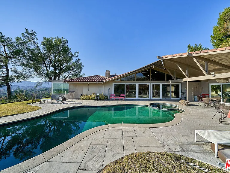 5354 Stardust Rd — Photo 1