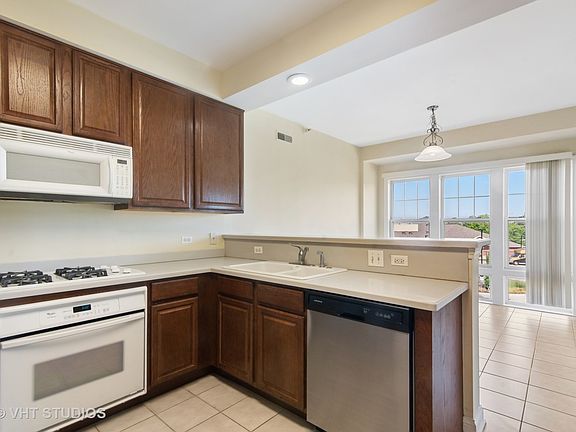 5th image of 101 Pointe Dr Unit 203