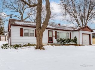 520 Oakwood Dr, Grayslake, IL 60030