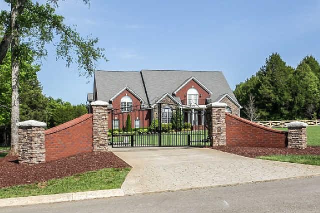 1st image of 3922 Lakebrook Dr