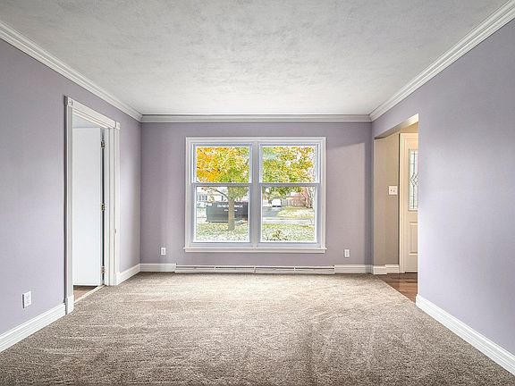 5th image of 1523 Ash Dr W