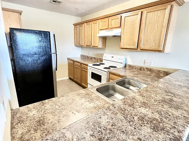 4720 Common St — Photo 2