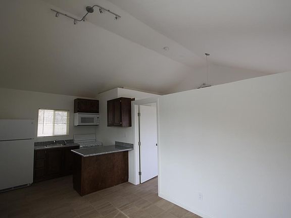 5th image of 337 1/2 N Avenue 53