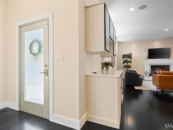 5th image of 5951 Jamieson Ave