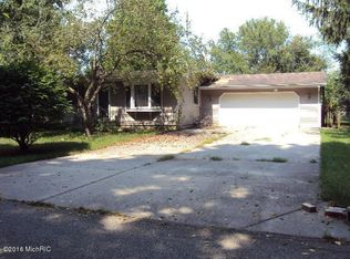 22156 Christiana St, Edwardsburg, MI 49112