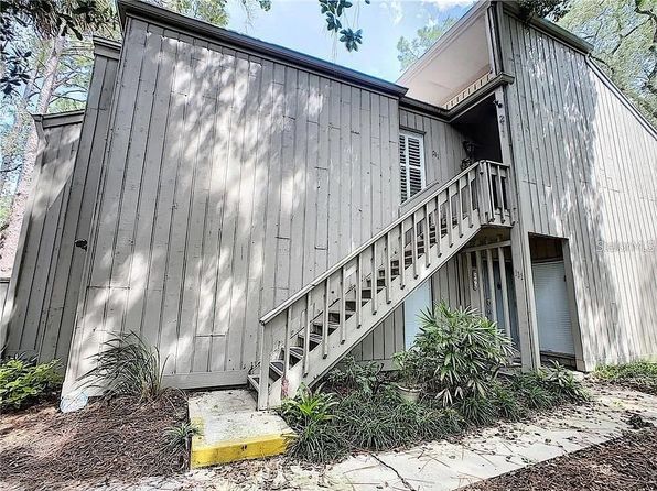 211 Crown Oaks Way