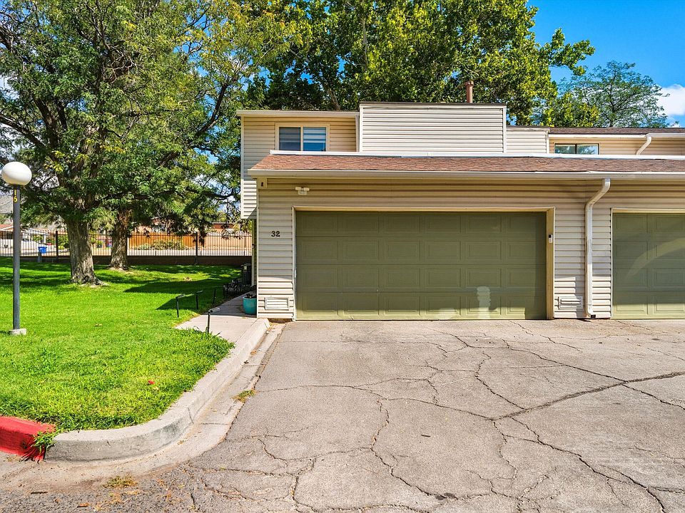 1st image of 32 Lakeshore Dr NE