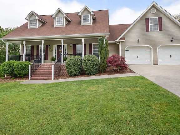 2nd image of 241 Powhatan Dr NE