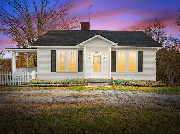 106 Cedar St, Dover, TN 37058