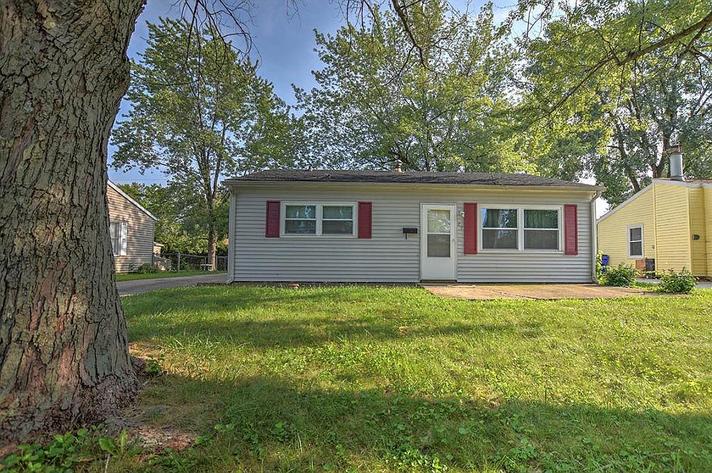 27 Ridgeway Dr, Decatur, IL 62521 | Zillow