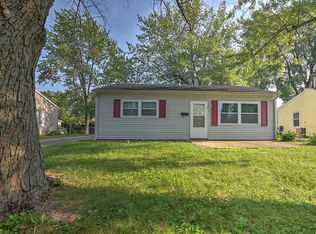 27 Ridgeway Dr, Decatur, IL 62521