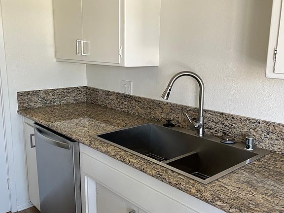 4th image of 1281 Federal Ave #6