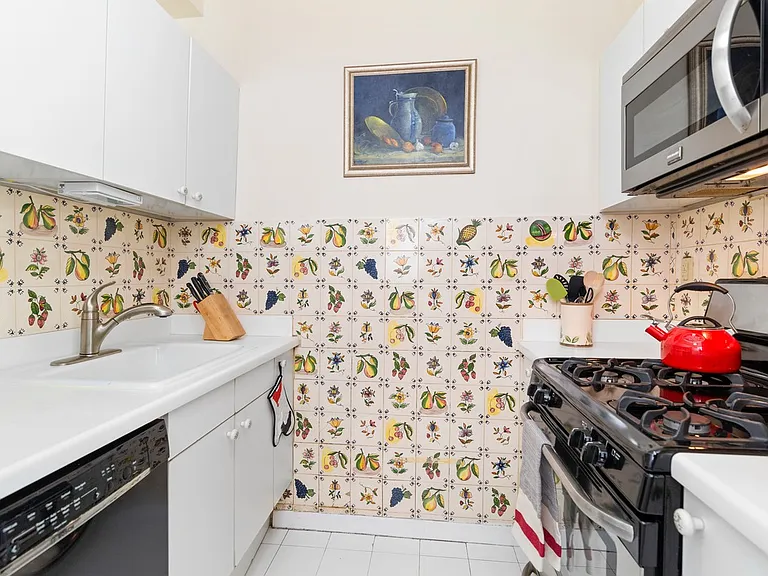 52 E End Ave #11C — Photo 4