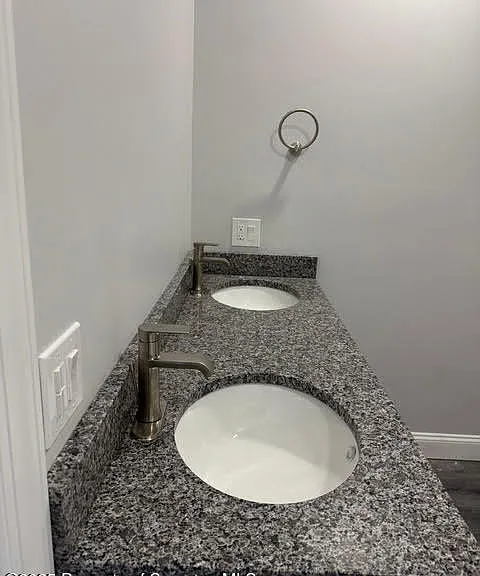 407 Circle Dr — Photo 13