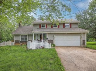 16613 Lamar Ave, Stilwell, KS 66085